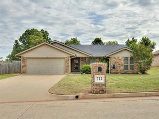 712 N Edgewood Terrace, Mustang, OK 73064