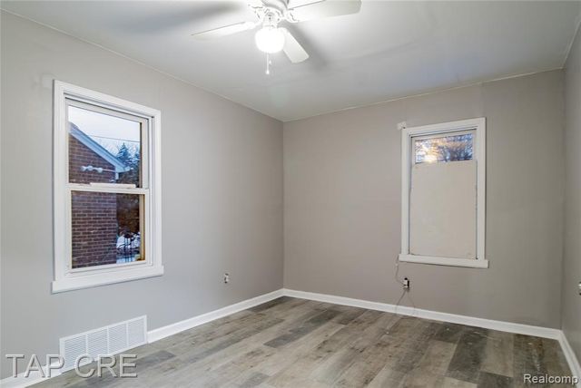 11991 Lakepointe Street, Detroit, MI 48224