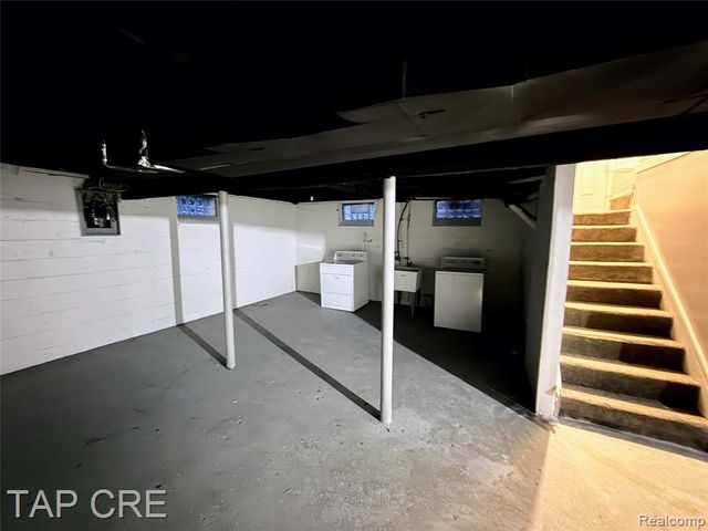 11991 Lakepointe Street, Detroit, MI 48224