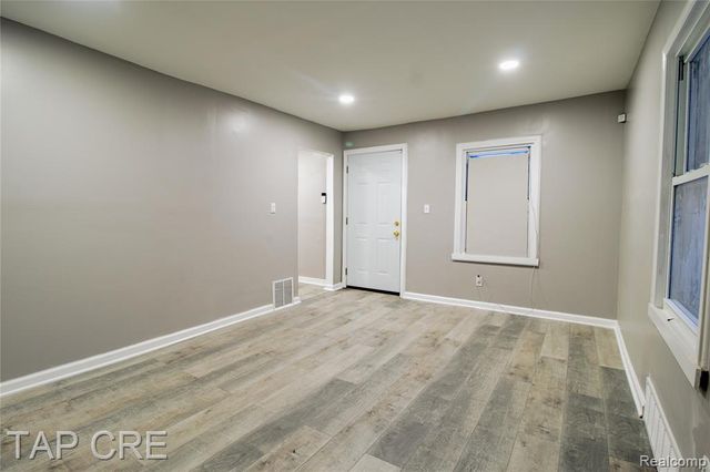 11991 Lakepointe Street, Detroit, MI 48224