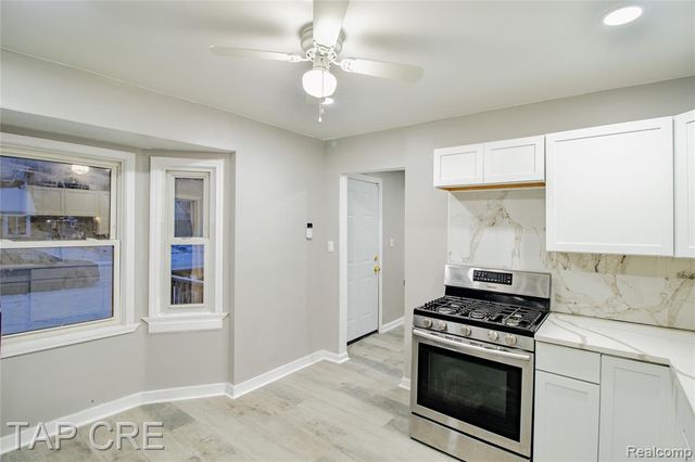 11991 Lakepointe Street, Detroit, MI 48224