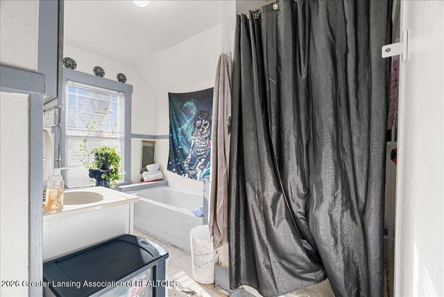 908 N Pine Street, Lansing, MI 48906