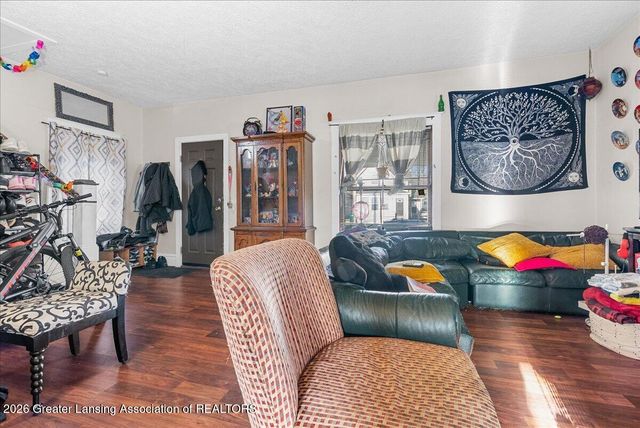 908 N Pine Street, Lansing, MI 48906