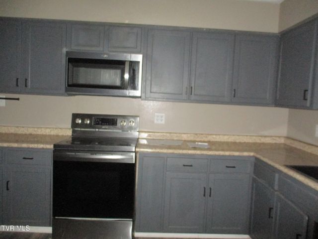 206 Cloverdale Place, Bristol, TN 37620