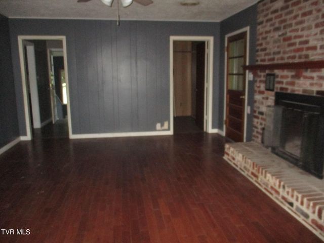 206 Cloverdale Place, Bristol, TN 37620