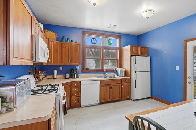 201 7th Avenue NW, Mt Vernon, IA 52314