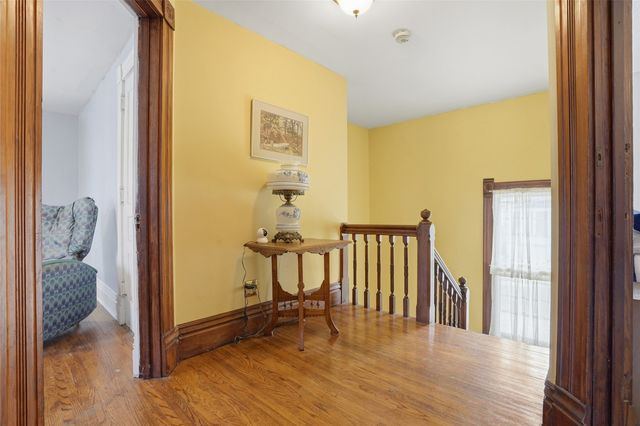 201 7th Avenue NW, Mt Vernon, IA 52314