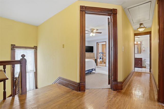 201 7th Avenue NW, Mt Vernon, IA 52314