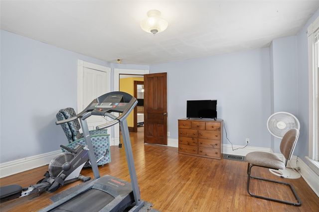 201 7th Avenue NW, Mt Vernon, IA 52314