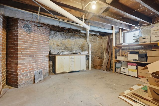 201 7th Avenue NW, Mt Vernon, IA 52314