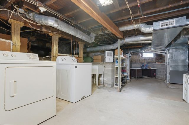 201 7th Avenue NW, Mt Vernon, IA 52314