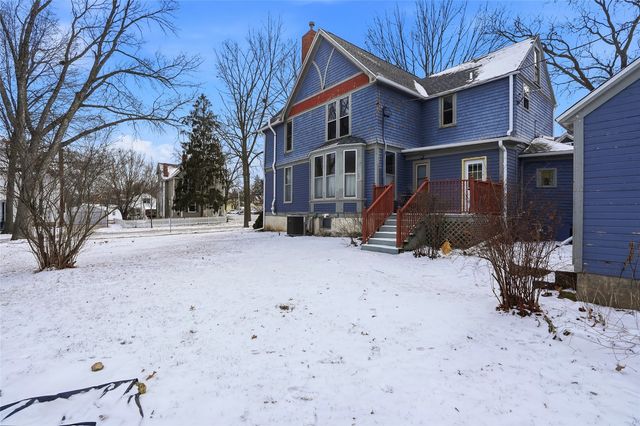 201 7th Avenue NW, Mt Vernon, IA 52314