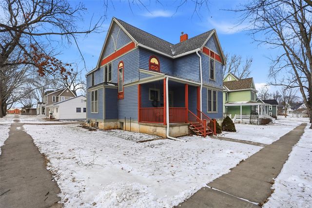 201 7th Avenue NW, Mt Vernon, IA 52314