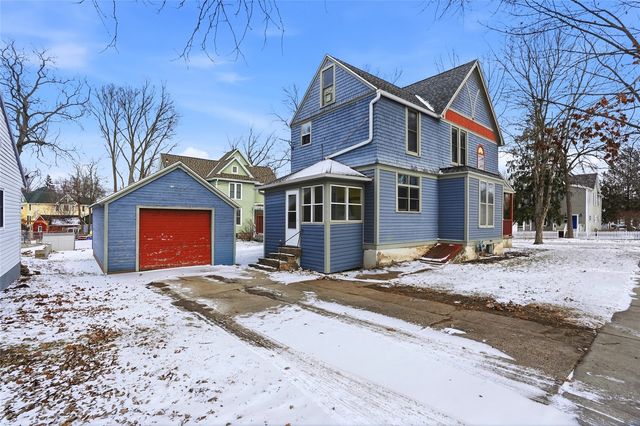 201 7th Avenue NW, Mt Vernon, IA 52314