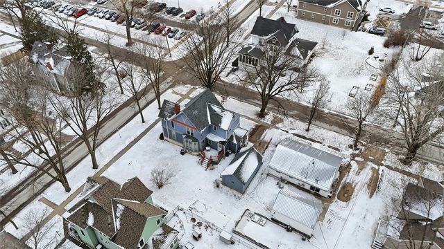 201 7th Avenue NW, Mt Vernon, IA 52314