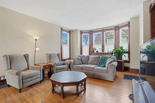 201 7th Avenue NW, Mt Vernon, IA 52314