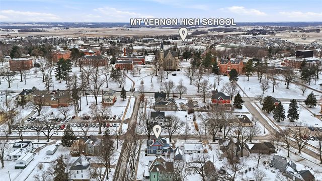 201 7th Avenue NW, Mt Vernon, IA 52314