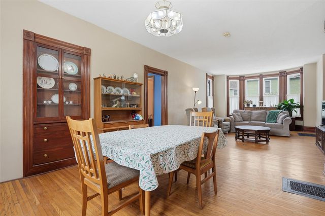 201 7th Avenue NW, Mt Vernon, IA 52314