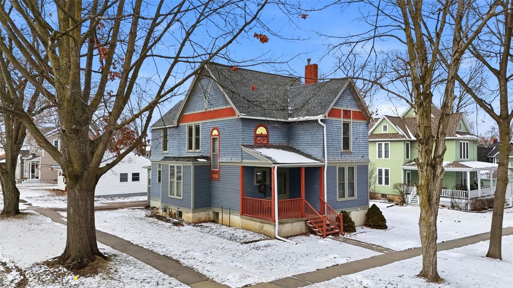 201 7th Avenue NW, Mt Vernon, IA 52314