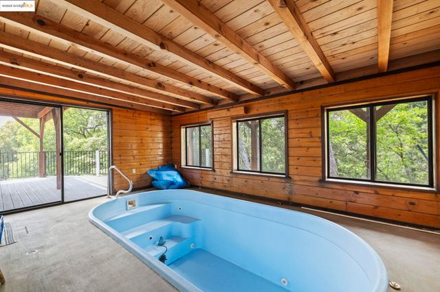 17215 Mt. Everest Court, Sonora, CA 95370