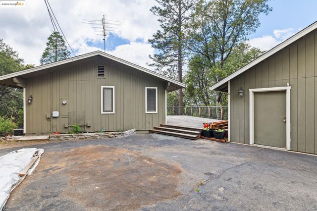 17215 Mt. Everest Court, Sonora, CA 95370