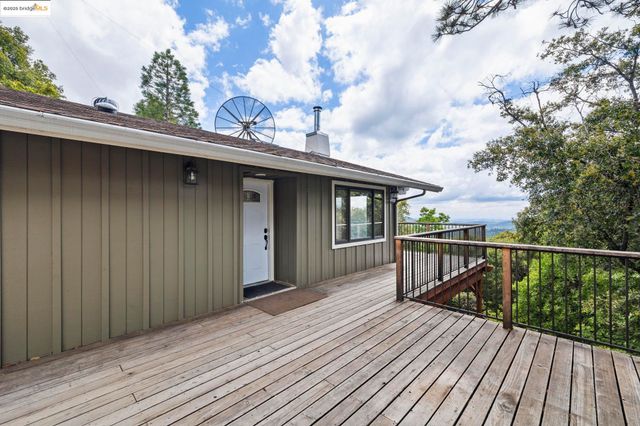 17215 Mt. Everest Court, Sonora, CA 95370