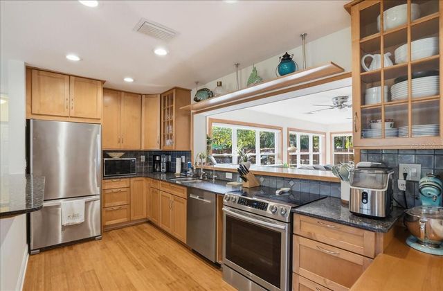 700 66TH AVENUE S, St Petersburg, FL 33705