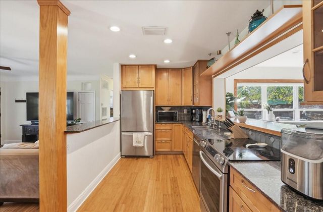 700 66TH AVENUE S, St Petersburg, FL 33705