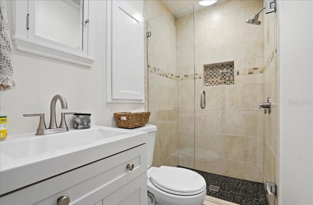 700 66TH AVENUE S, St Petersburg, FL 33705