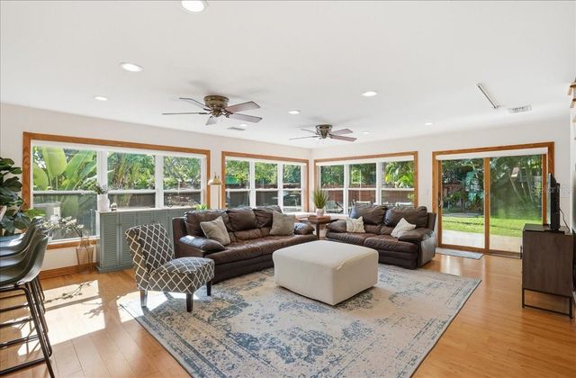 700 66TH AVENUE S, St Petersburg, FL 33705
