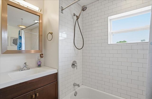 700 66TH AVENUE S, St Petersburg, FL 33705