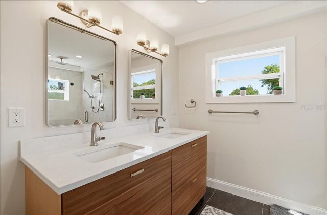 700 66TH AVENUE S, St Petersburg, FL 33705
