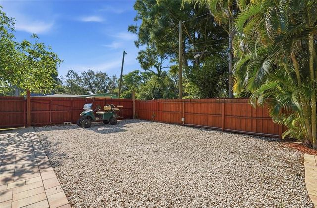 700 66TH AVENUE S, St Petersburg, FL 33705