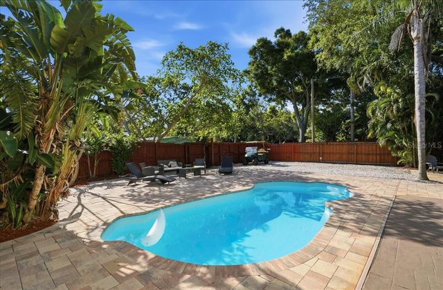 700 66TH AVENUE S, St Petersburg, FL 33705