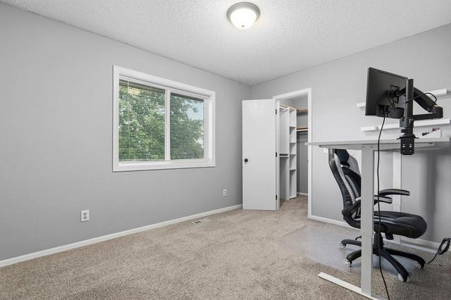 6724 92nd Court N, Brooklyn Park, MN 55445