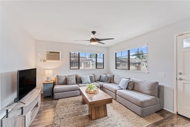 91-1015 Kamaaha Avenue 208, Kapolei, HI 96707