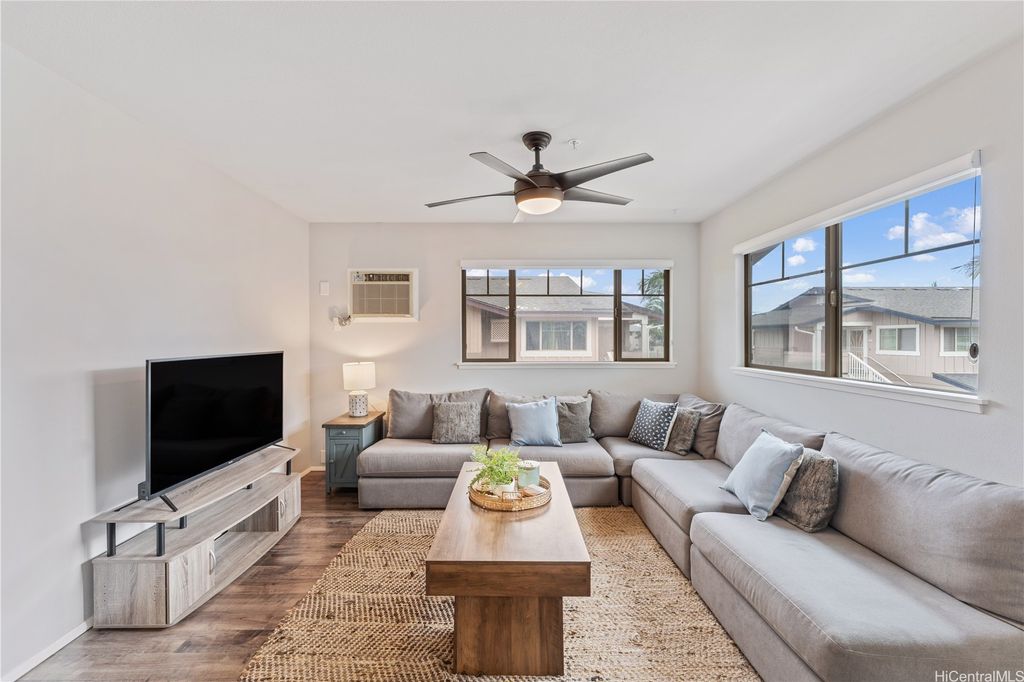 91-1015 Kamaaha Avenue 208, Kapolei, HI 96707