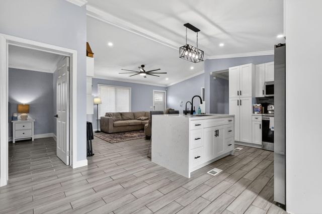 202 Elaine Circle W, West Palm Beach, FL 33409