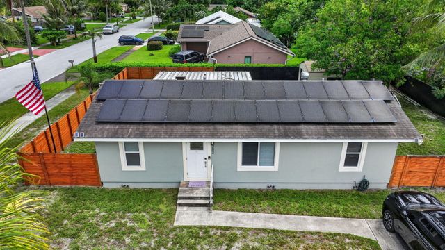 202 Elaine Circle W, West Palm Beach, FL 33409