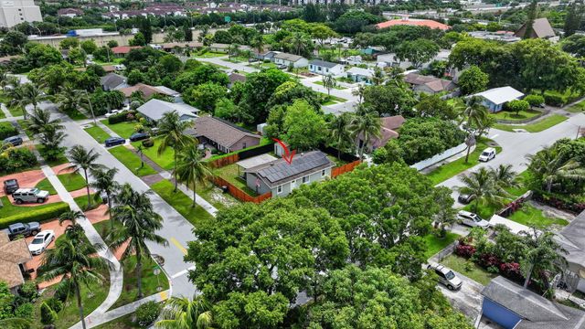 202 Elaine Circle W, West Palm Beach, FL 33409