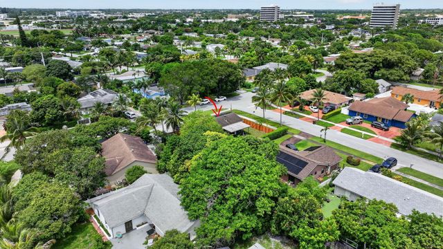 202 Elaine Circle W, West Palm Beach, FL 33409