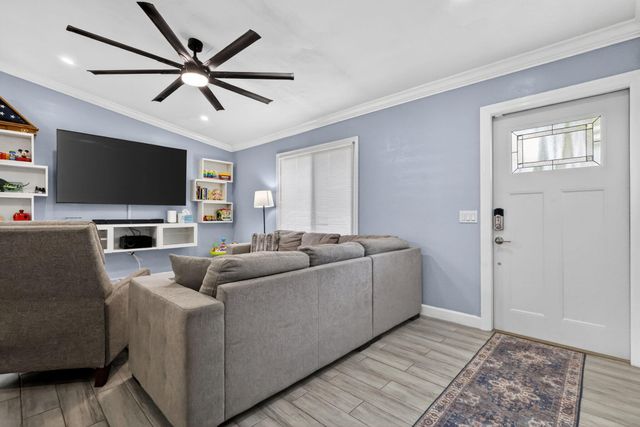 202 Elaine Circle W, West Palm Beach, FL 33409
