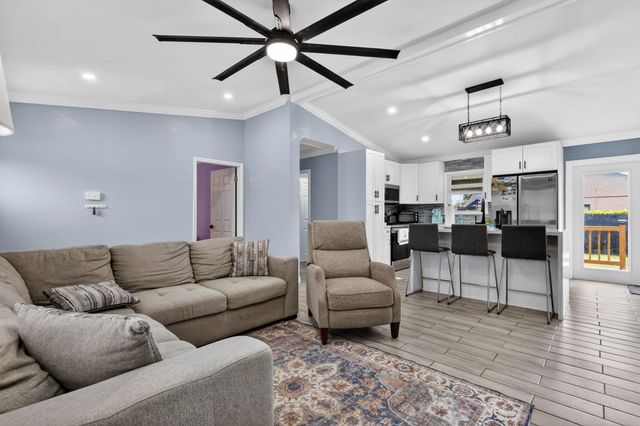 202 Elaine Circle W, West Palm Beach, FL 33409