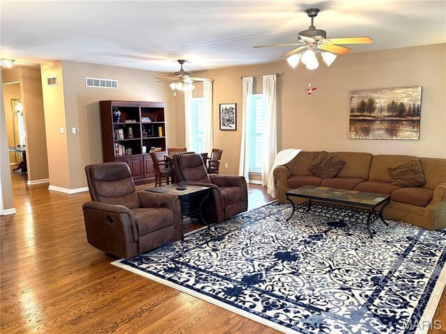 13 Eagle Cove Lane, St Charles, MO 63303