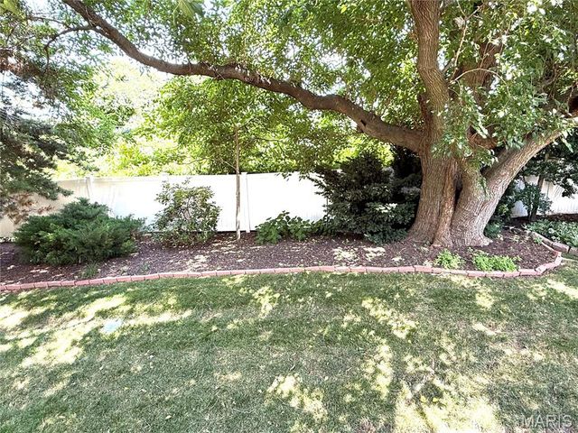 13 Eagle Cove Lane, St Charles, MO 63303