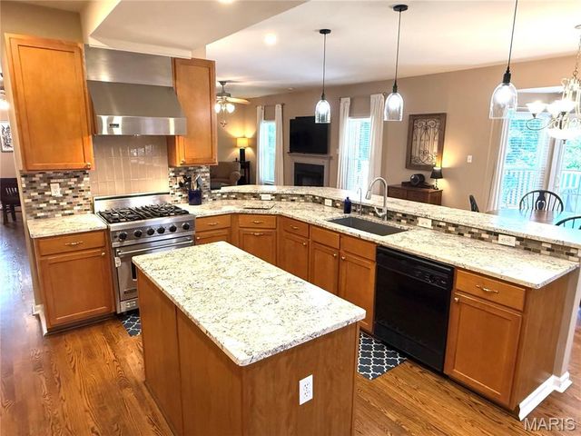 13 Eagle Cove Lane, St Charles, MO 63303