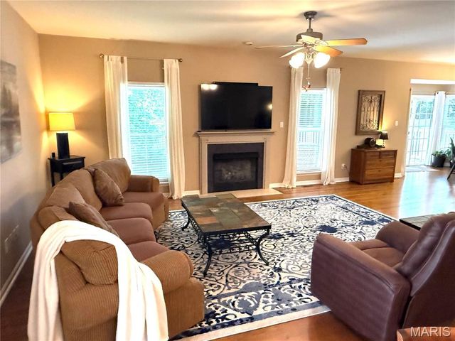 13 Eagle Cove Lane, St Charles, MO 63303