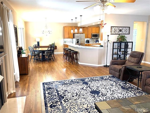 13 Eagle Cove Lane, St Charles, MO 63303