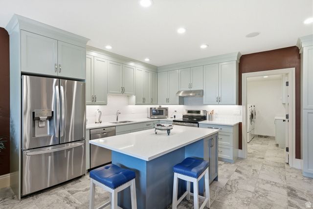 1247 W ALTA CREEK CIR, South Jordan, UT 84095
