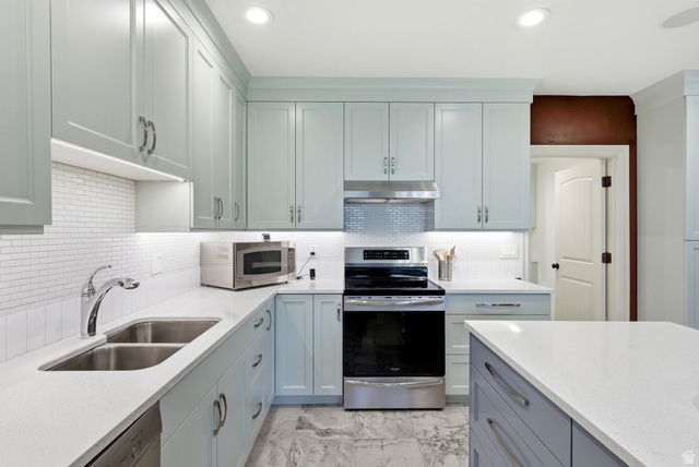 1247 W ALTA CREEK CIR, South Jordan, UT 84095